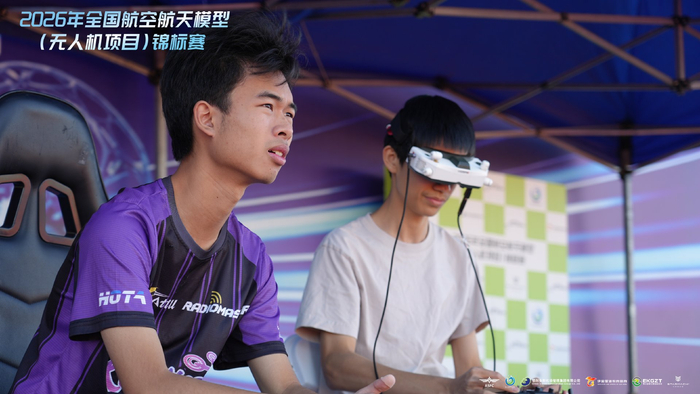 航空科技体育拓宽青少年成长新路径